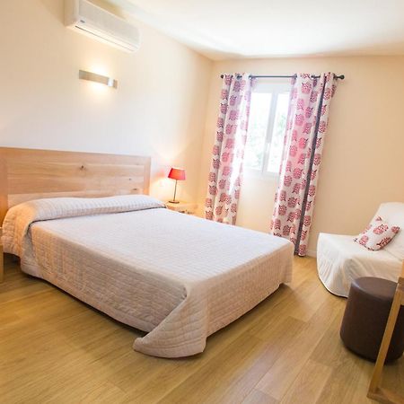 Hotel Cesario 卡尔维 外观 照片
