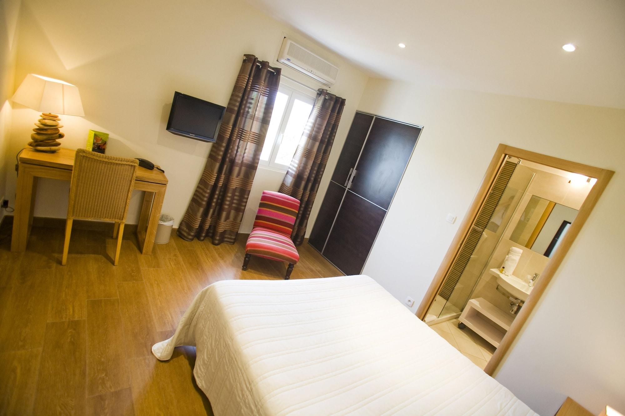 Hotel Cesario 卡尔维 外观 照片