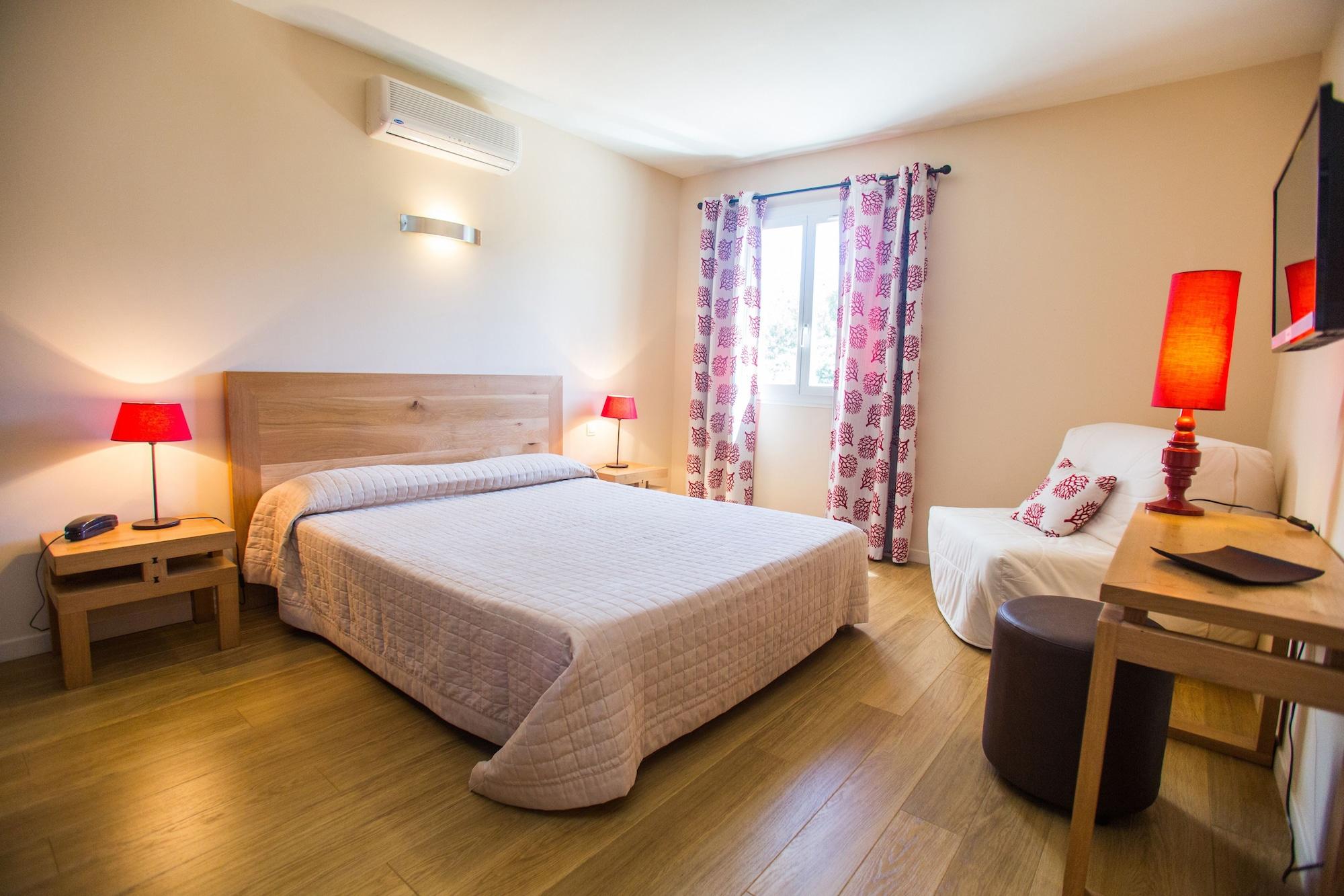 Hotel Cesario 卡尔维 外观 照片