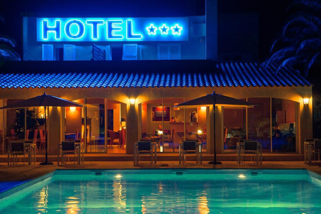 Hotel Cesario 卡尔维 外观 照片